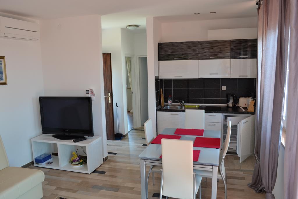 Apartments Lungomare Умаг Стая снимка